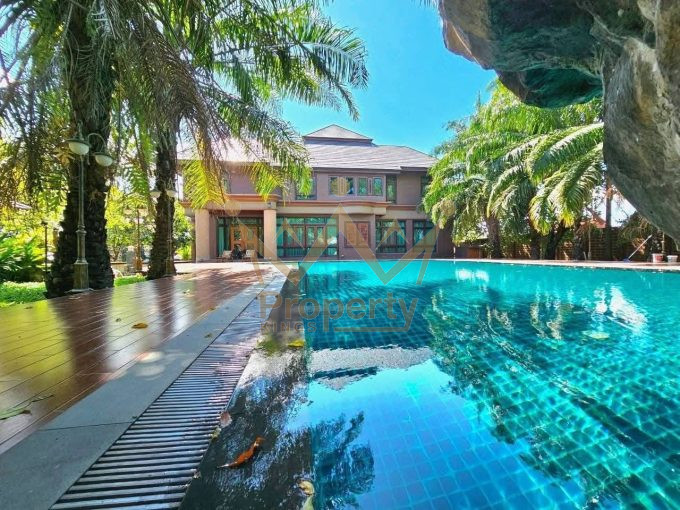 Pool villa for sale Sriracha