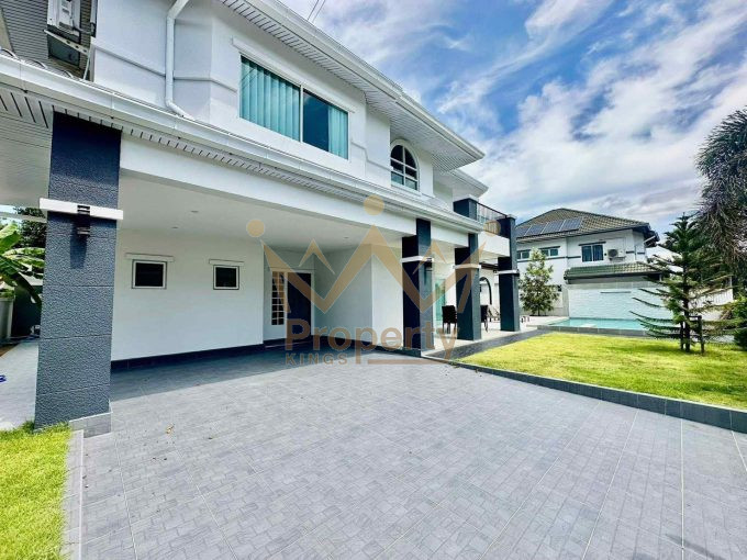 Green Field Villa