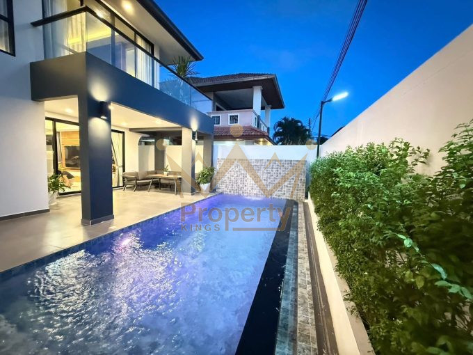 Luxury Pool Villa